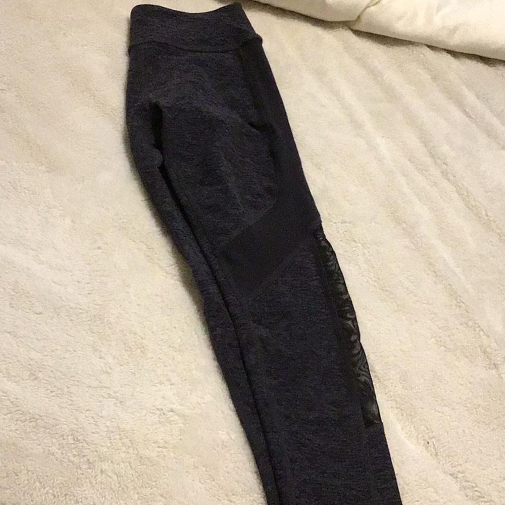Used lululemon bundle - Picture 6 of 6